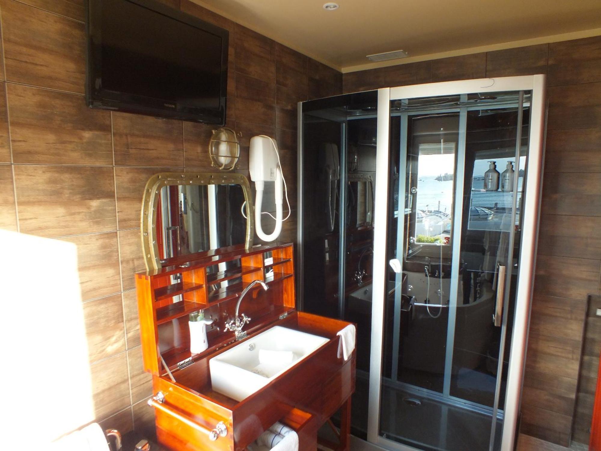 Hotel - Restaurant - Salon De The Le Beausejour 트레가스텔 객실 사진