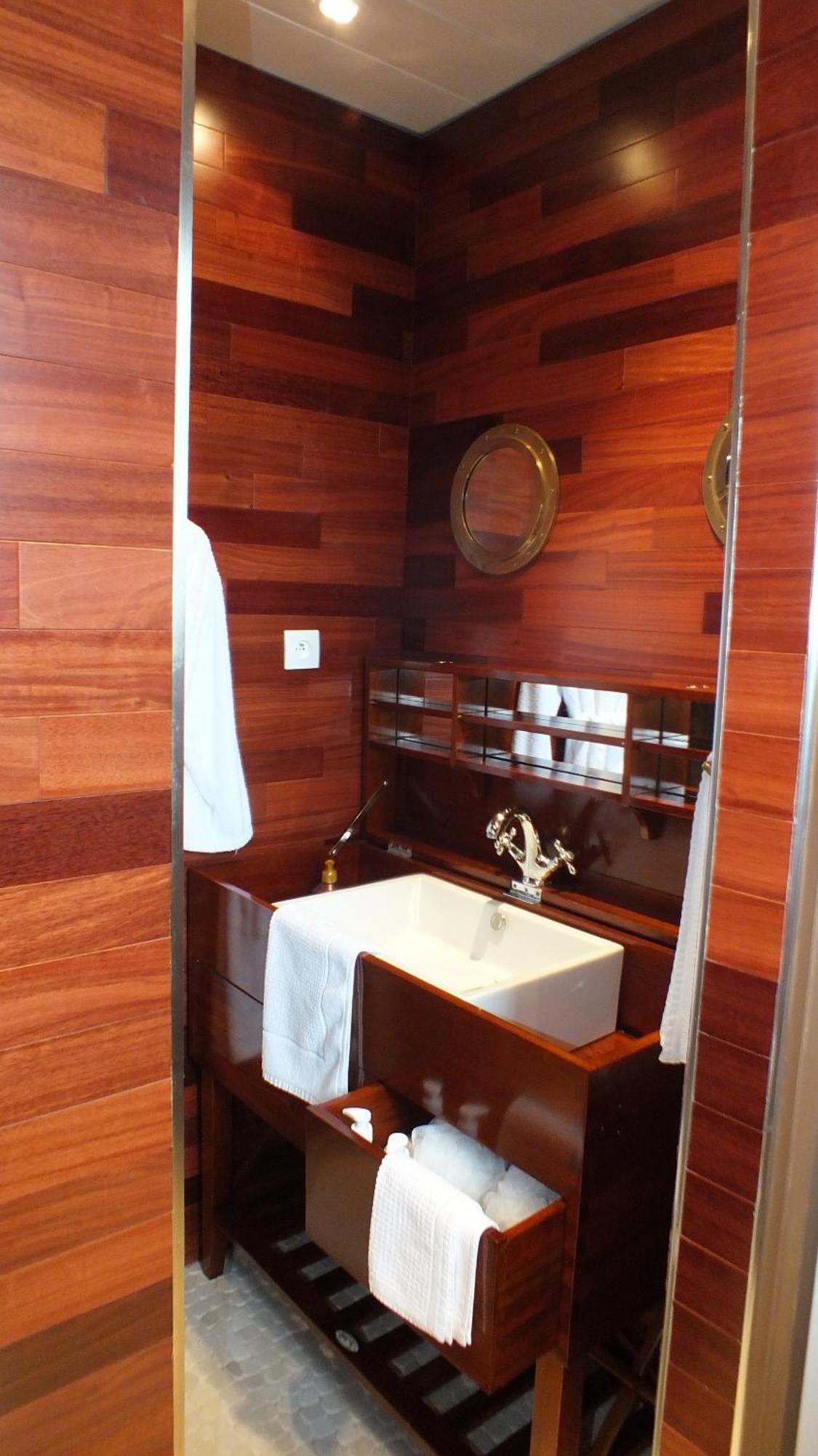 Hotel - Restaurant - Salon De The Le Beausejour 트레가스텔 객실 사진